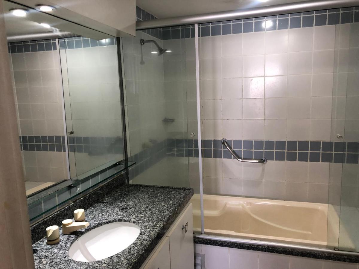 Iate Plaza Beiramar App1006