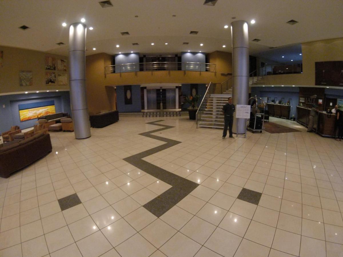 Iate Plaza Beiramar App1006 Fortaleza (Ceara)